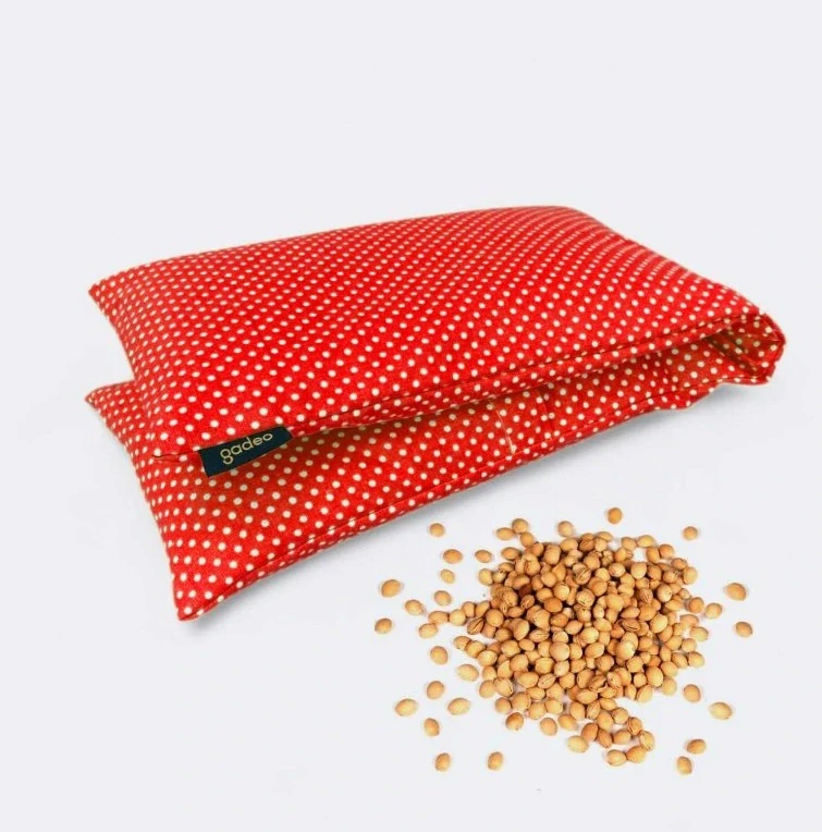 Nahřívací třešňový bederní polštářek POLKA DOTS, červená