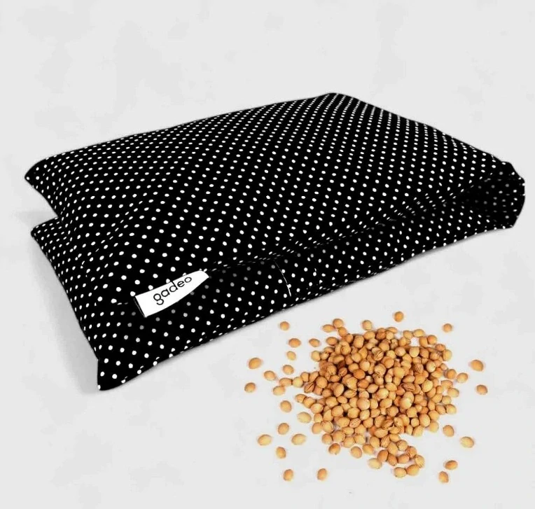 Nahřívací třešňový bederní polštářek POLKA DOTS, černá