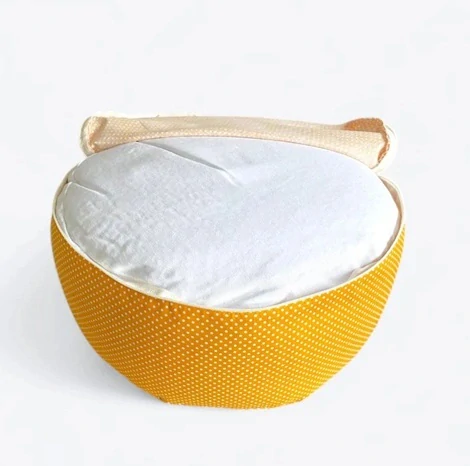 Meditační polštář POLKA DOTS, tmavě žlutá