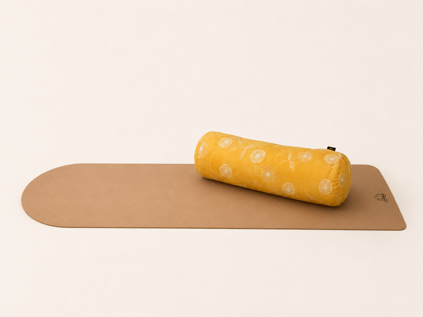 Neklouzavá podložka na jógu HALF MOON CARAMEL CAKE