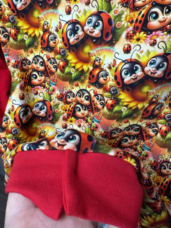 Mikinošaty beruška vel.104