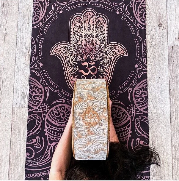 Designová podložka na jógu HAMSA